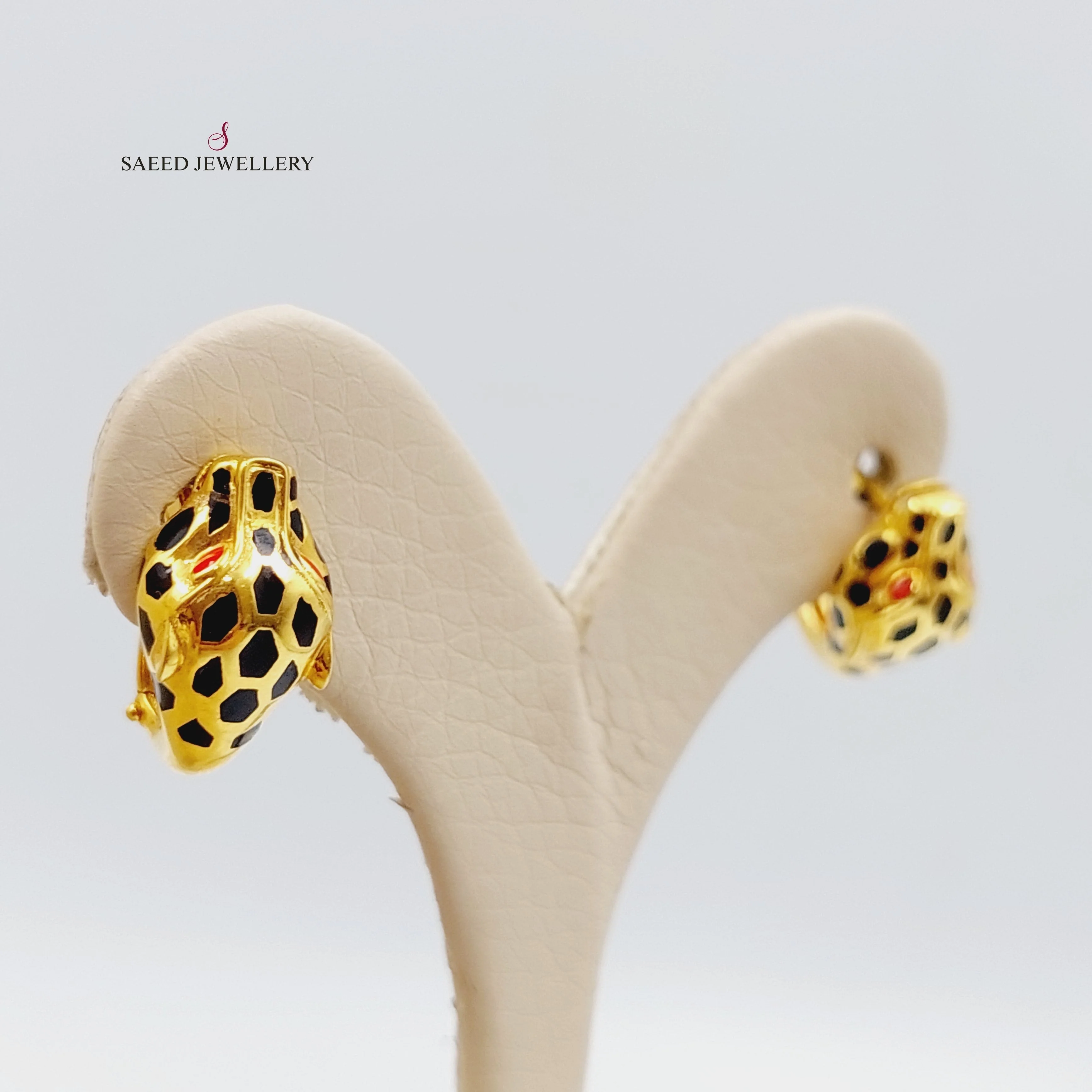 Four Pieces Tiger Set - Image 3