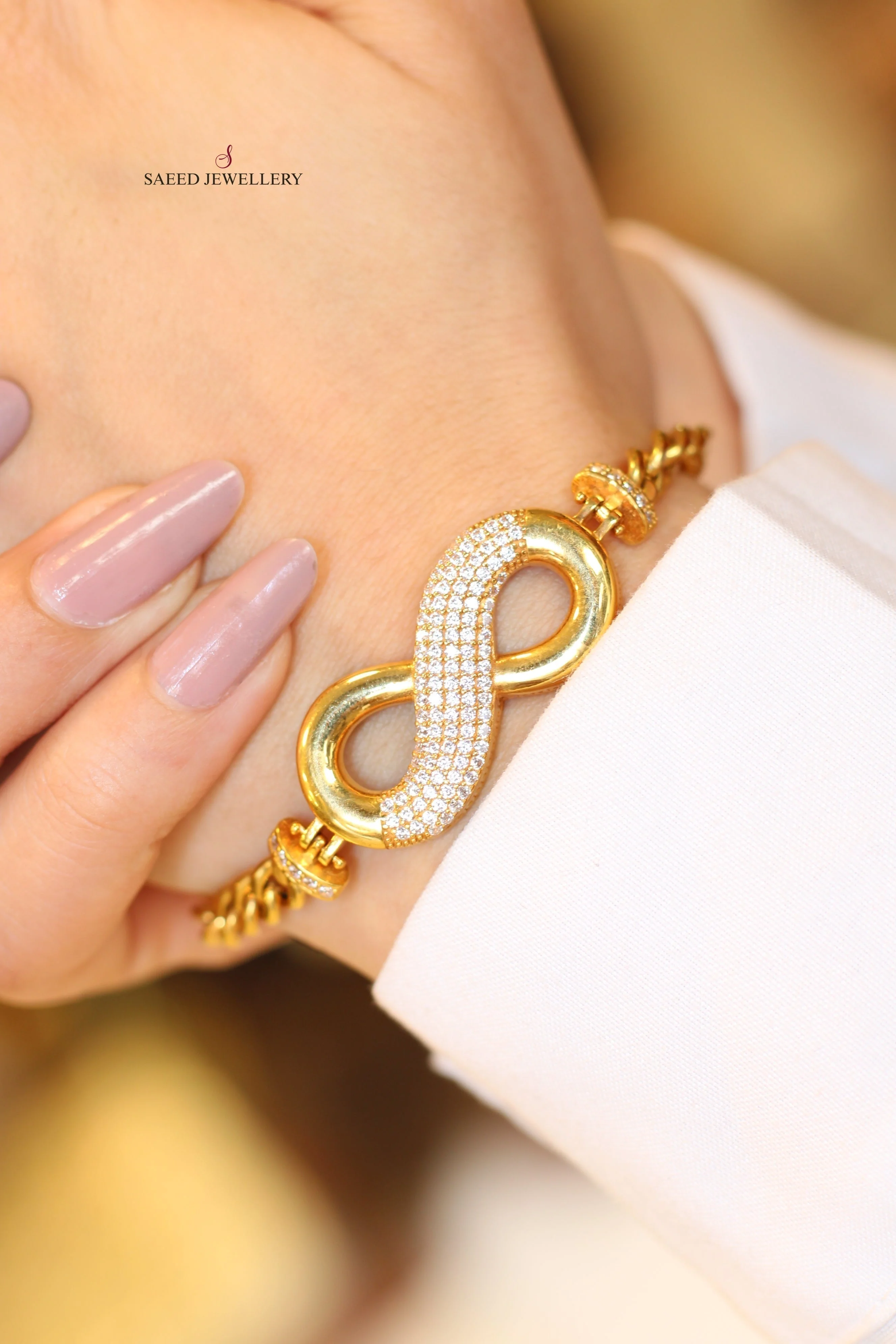 Four Pieces Infiniti Set - Image 8