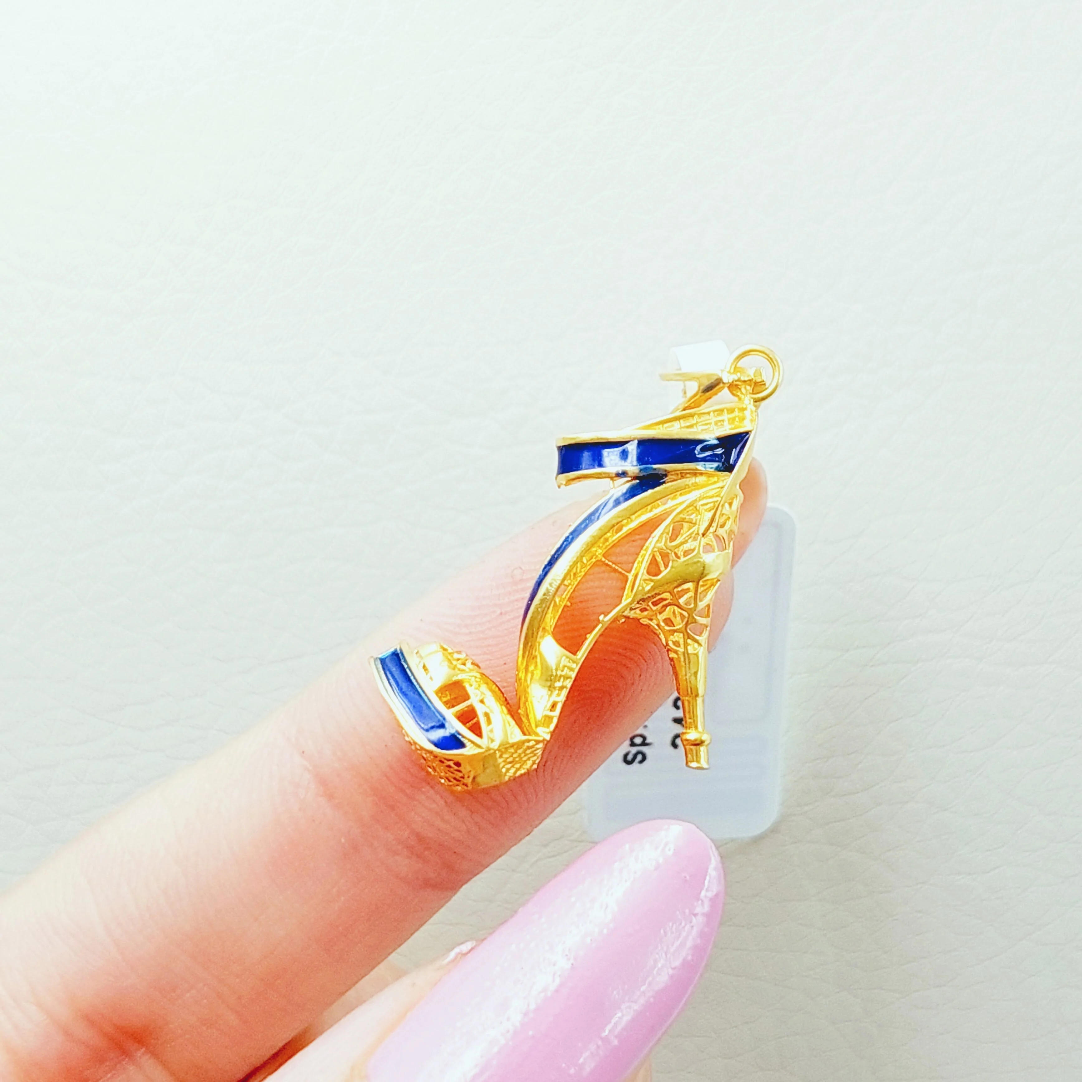 Cinderella shoe Pendant - Image 4