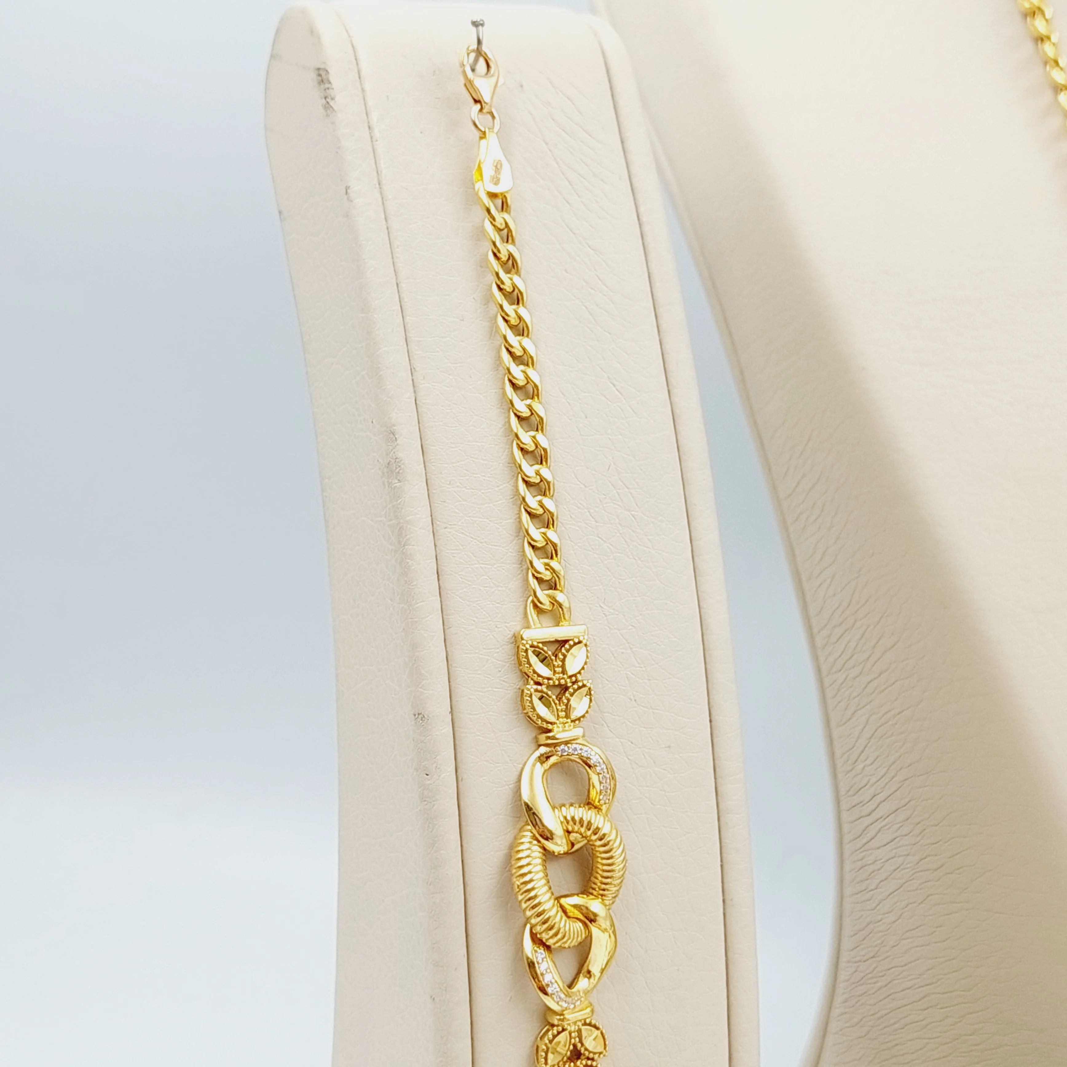 Four pieces Spike Set - Image 5